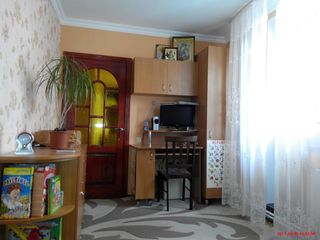 Se vinde apartament cu doua odai in suburbia Chisinaului (Floreni, linga Singera) foto 2