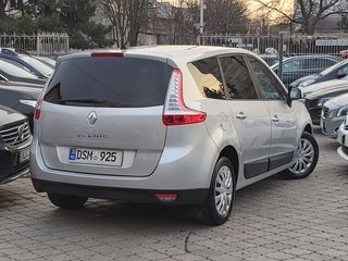 Renault Grand Scenic foto 2