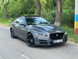 Jaguar XE foto 1