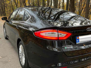 Ford Fusion foto 2