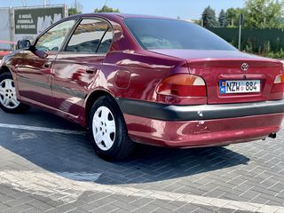 Toyota Avensis foto 4