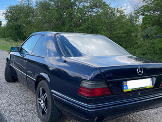 Mercedes Series (W124) foto 9