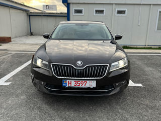 Skoda Superb foto 2