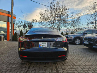 Tesla Model 3 foto 2