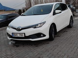 Toyota Auris foto 1