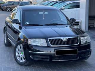 Skoda Superb foto 1