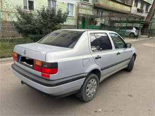 Volkswagen Vento foto 4