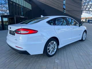 Ford Fusion foto 2