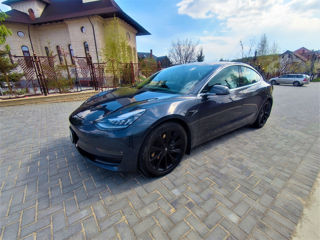 Tesla Model 3 foto 4