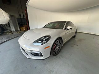 Porsche Panamera foto 8