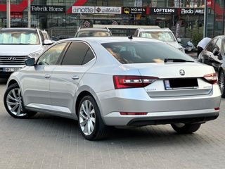 Skoda Superb foto 3