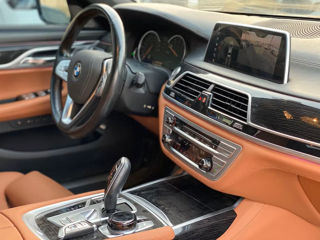 BMW 7 Series foto 8