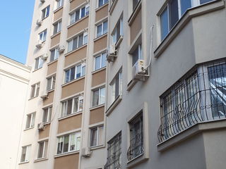 Apartament cu două odăi in centrul Municipiului Chișinău. foto 6