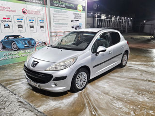 Peugeot 207 foto 1