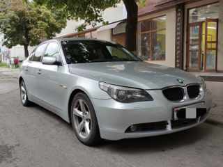 BMW 5 Series foto 1