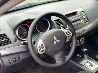 Mitsubishi Lancer foto 5