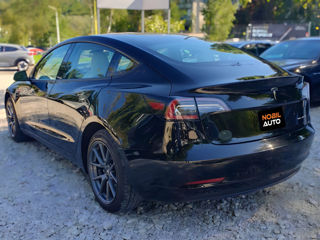 Tesla Model 3 foto 3