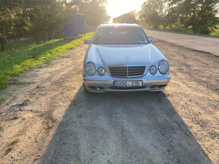 Mercedes E-Class foto 4