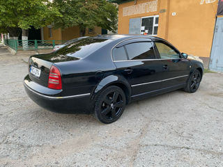 Skoda Superb foto 4