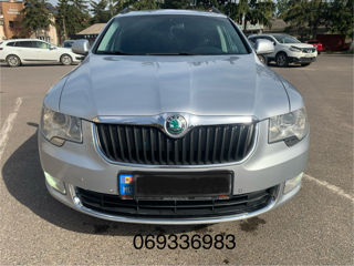 Skoda Superb foto 2