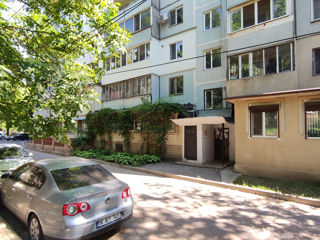 Apartament cu 2 camere, 54 m², Botanica, Chișinău foto 20
