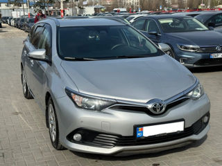 Toyota Auris фото 4