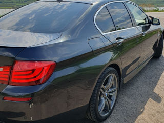 BMW 5 Series foto 3