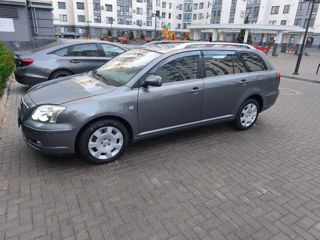 Toyota Avensis foto 9