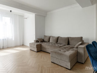 Apartament cu 4 camere, 200 m², Centru, Chișinău foto 2