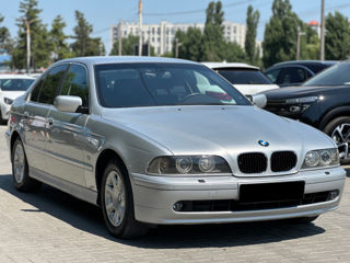 BMW 5 Series foto 4