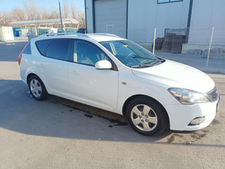 KIA Ceed foto 2