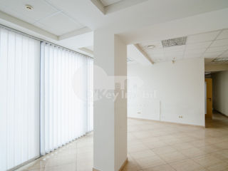 Spațiu comercial, 262 mp, Centru, 3.500 € ! foto 3