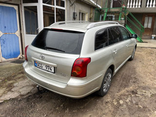 Toyota Avensis foto 3