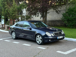 Mercedes E-Class foto 2