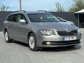 Skoda Superb foto 2