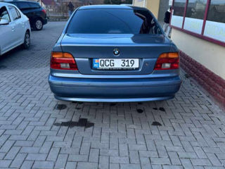 BMW 5 Series foto 4