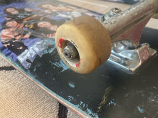 Skateboard Fucking Awesome (FA/HOCKEY), Independent Hollow forged trucks, bones wheels, etc. foto 3