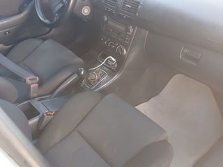 Toyota Avensis foto 3