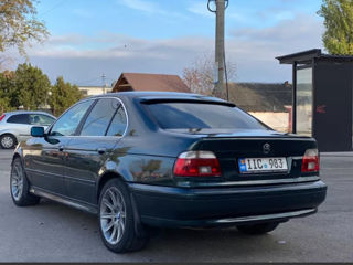 BMW 5 Series foto 2