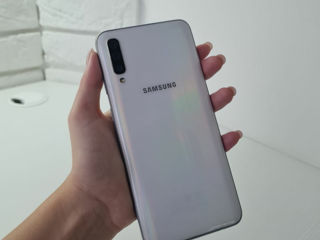 Samsung A50 64гб