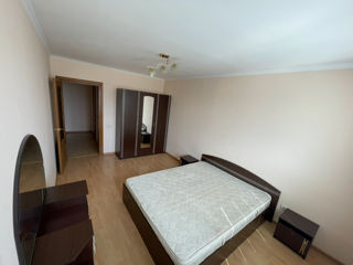 Apartament cu 2 camere, 70 m², Botanica, Chișinău foto 4