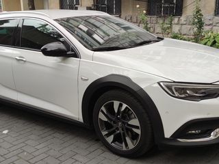 Opel Insignia foto 1