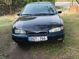 Ford Mondeo foto 1