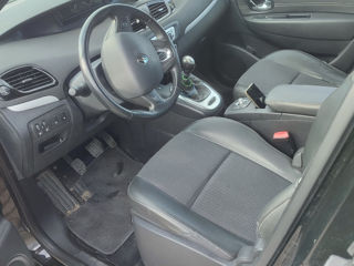 Renault Grand Scenic foto 8