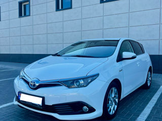 Toyota Auris foto 1