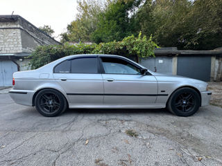 BMW 5 Series foto 6