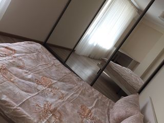 Apartament cu 2 camere, 80 m², Botanica, Chișinău foto 5