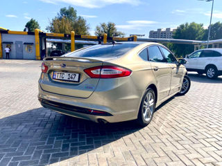 Ford Fusion foto 2