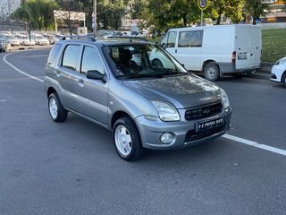 Subaru Justy foto 3