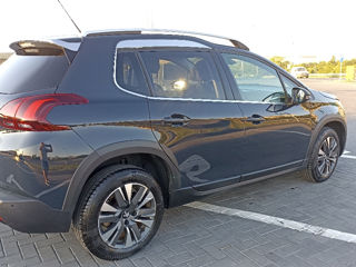 Peugeot 2008 foto 4